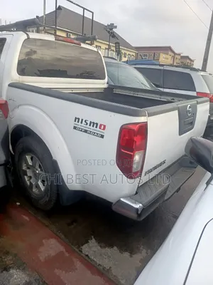 Nissan Frontier 2009 White