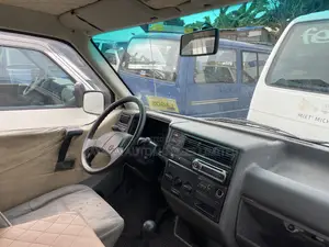 Volkswagen Transporter 2004 White