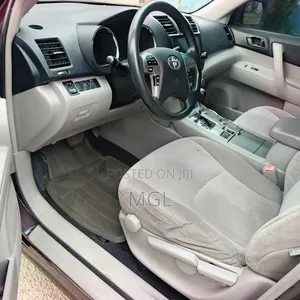 Toyota Highlander 2014 Burgundy