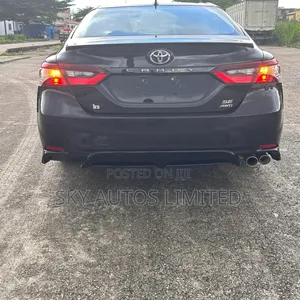 Toyota Camry SE 2022 Black