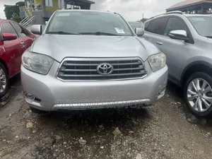 Toyota Highlander 2010 Silver