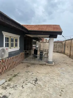 4bdrm Bungalow in Oke Ibukun, Akala Express for rent
