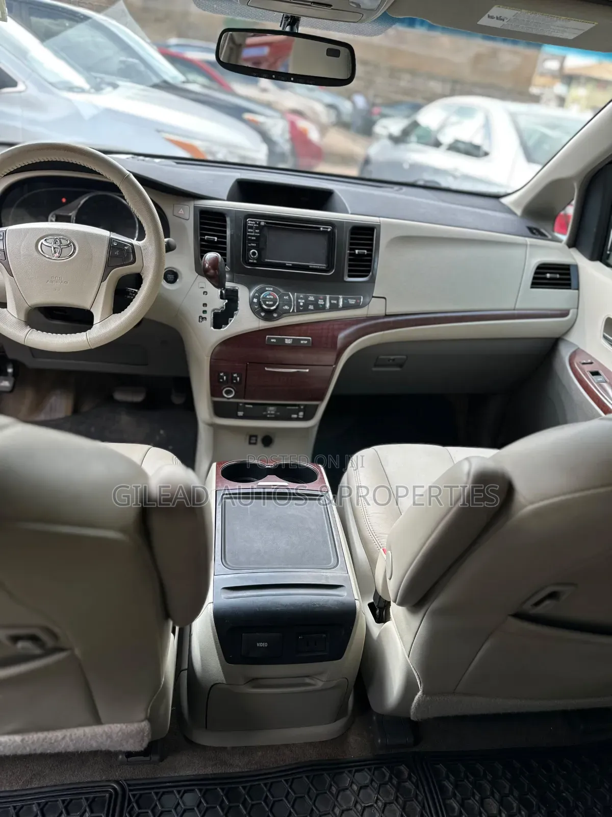 Toyota Sienna 2013
