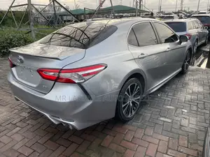 Toyota Camry 2019 Silver