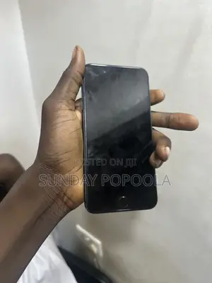 Apple iPhone 8 Plus 64 GB Black