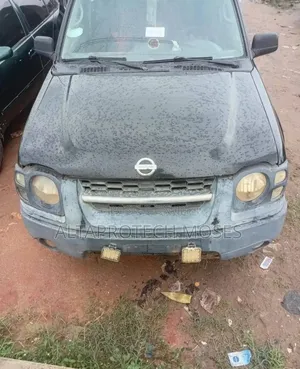Nissan Xterra 2002 Black