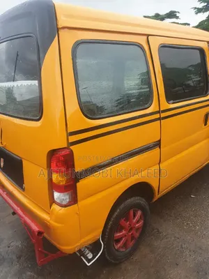 Suzuki APV Minibus 2010 Yellow