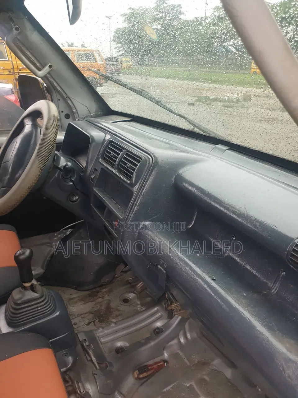 Suzuki APV Minibus 2010 Yellow