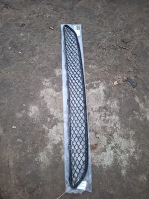 Front Bumper Down Grill GLE166