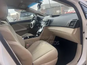 Toyota Venza AWD 2011 White