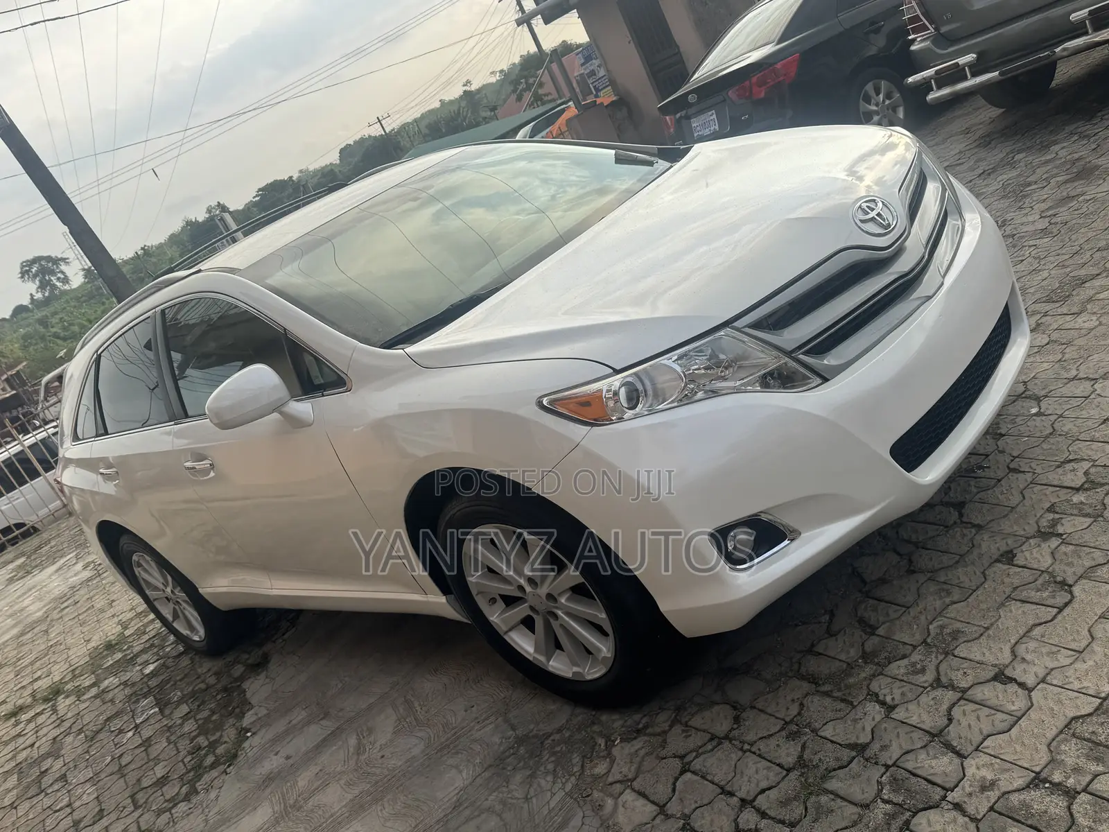 Toyota Venza AWD 2011 White