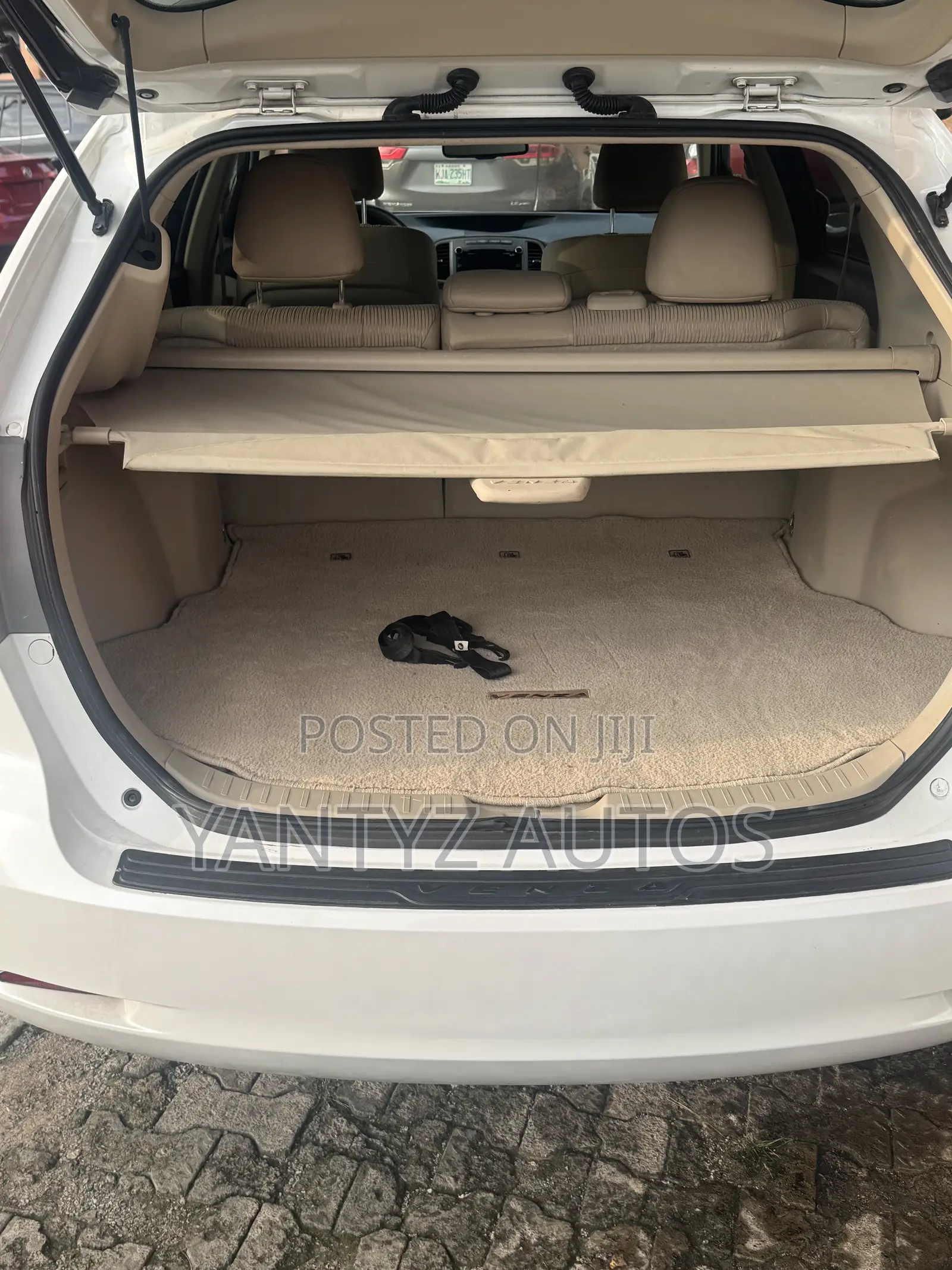 Toyota Venza AWD 2011 White