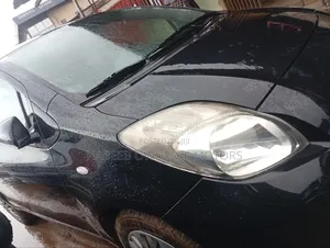 Toyota Yaris 2010 Black