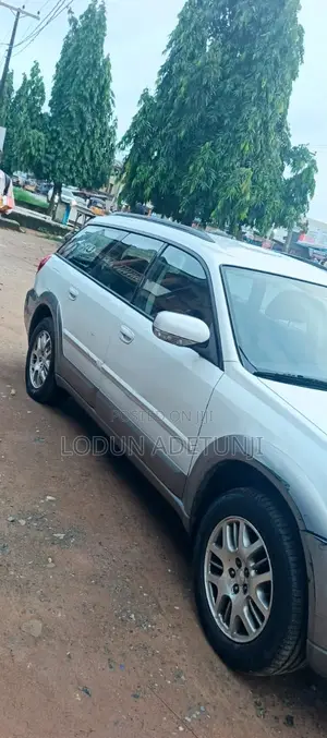 Subaru Outback 2.5 2006 White