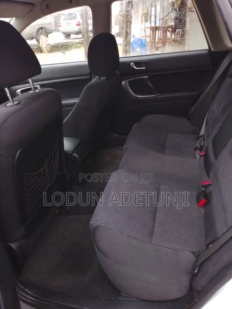 Subaru Outback 2.5 2006 White