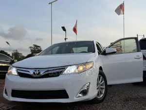 Toyota Camry LE 4dr Sedan (2.5L 4cyl 6A) 2013 White