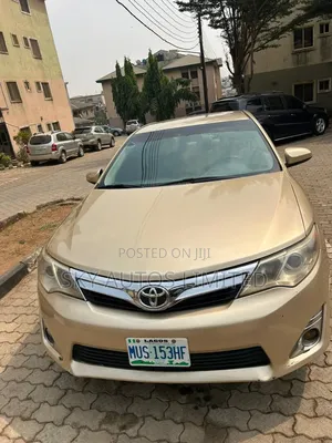 Toyota Camry 2012 Gold