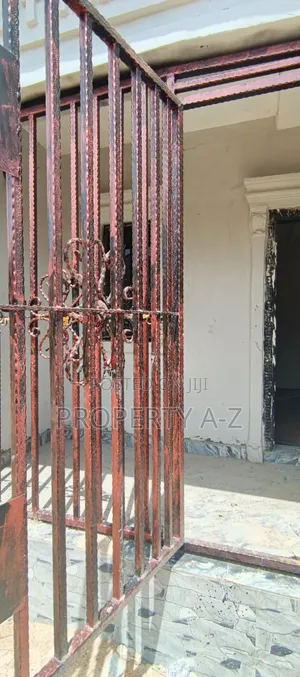 2bdrm Block of Flats in Sapele for rent