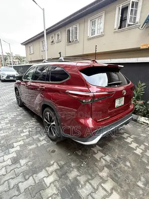 Toyota Highlander L 2021 Burgundy