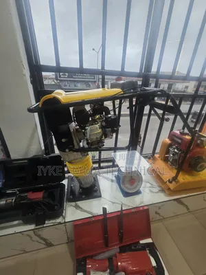Petrol Tapping Rammer (Jumping Jack Taper) Machine