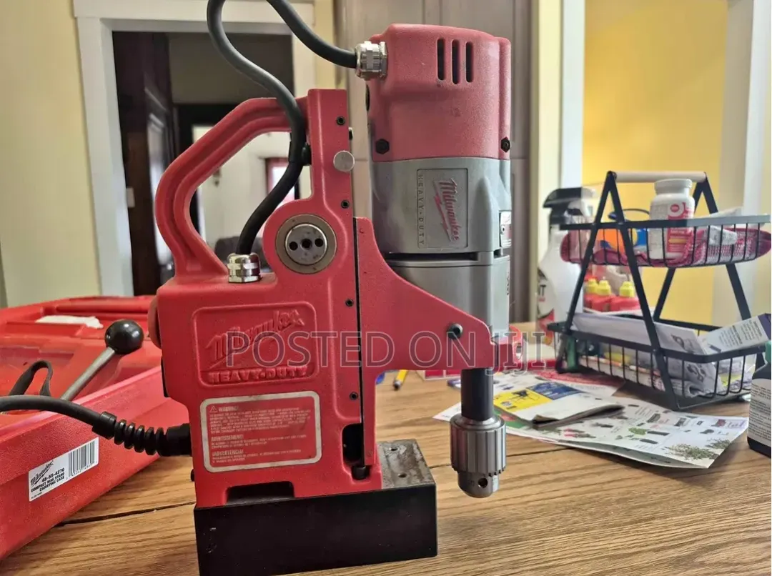 Milwaukee Electromagnetic Drill Press 4270-20