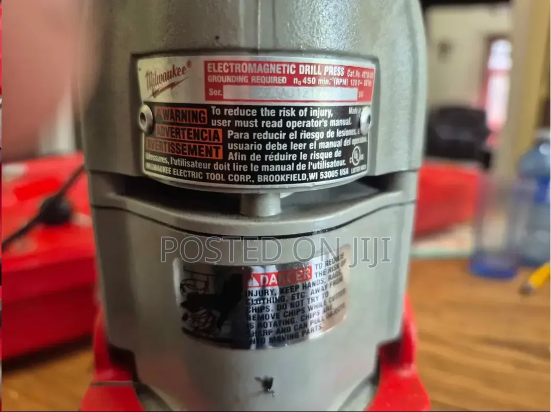 Milwaukee Electromagnetic Drill Press 4270-20