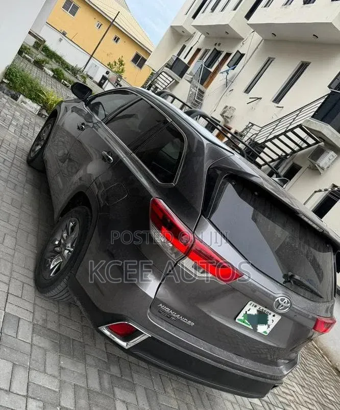 Toyota Highlander 2018 Gray