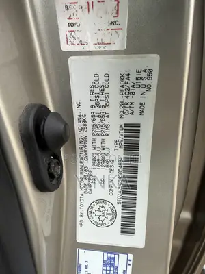 Toyota Sienna CE FWD (3.3L V6 5A) 2004 Gold