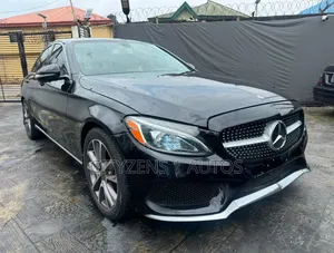 Mercedes-Benz C300 2016 Black