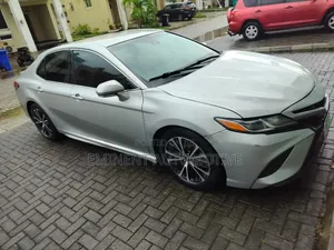 Toyota Camry 2019 Silver
