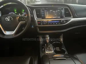 Toyota Highlander XLE V6 4x2 (3.5L 6cyl 6A) 2016 White