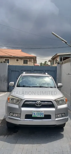 Toyota 4-Runner 2010 Silver