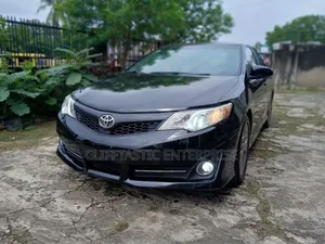 Toyota Camry SE 4dr Sedan (2.5L 4cyl 6A) 2014 Black