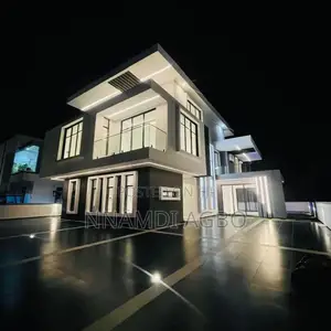 5bdrm Duplex in Lafiaji for sale