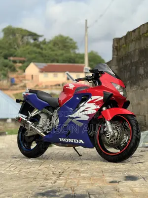 Honda CBR 2004 Red