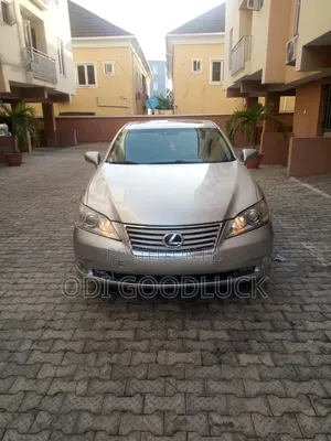 Lexus ES 2012 Silver
