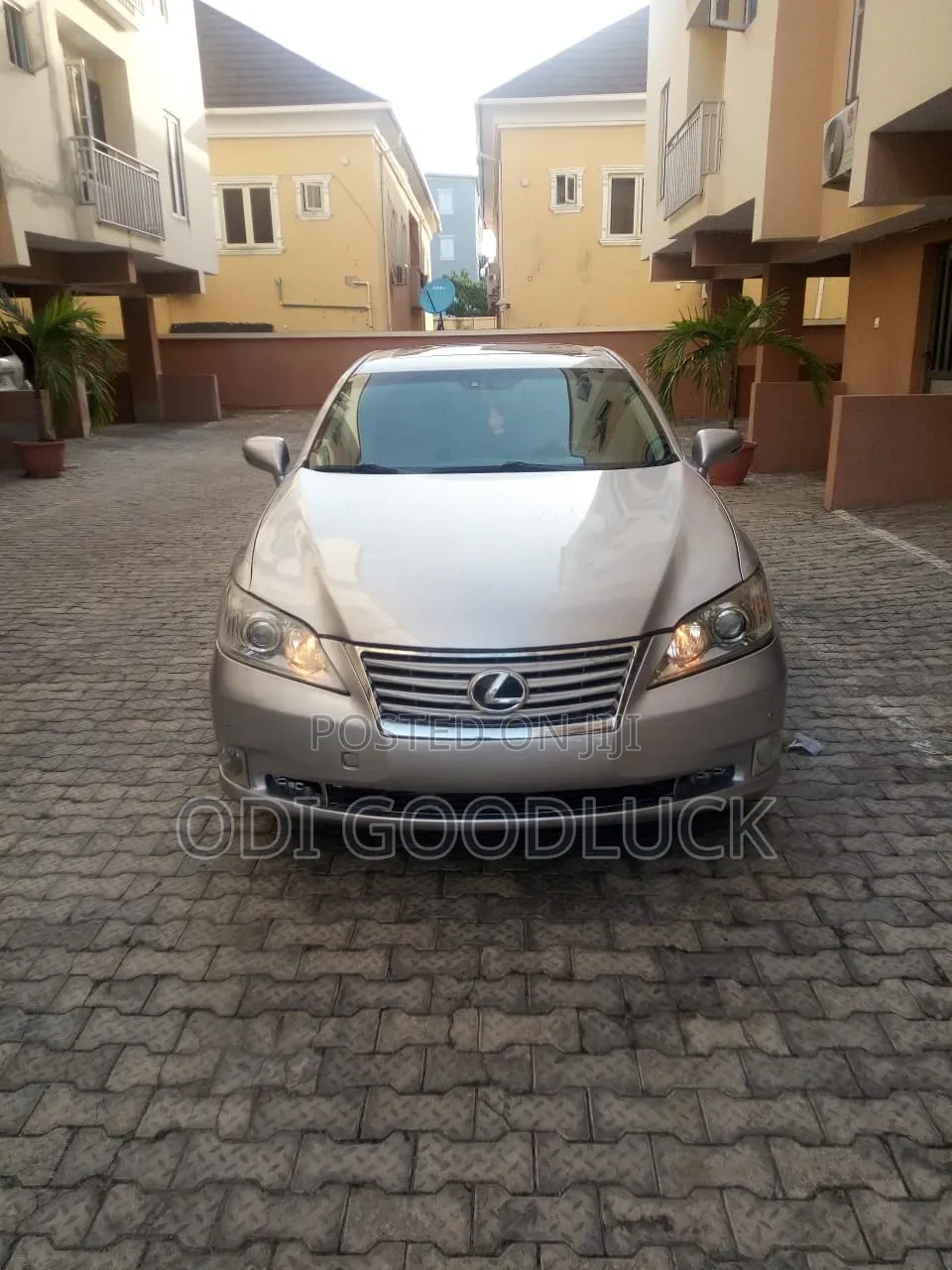 Lexus ES 2012 Silver