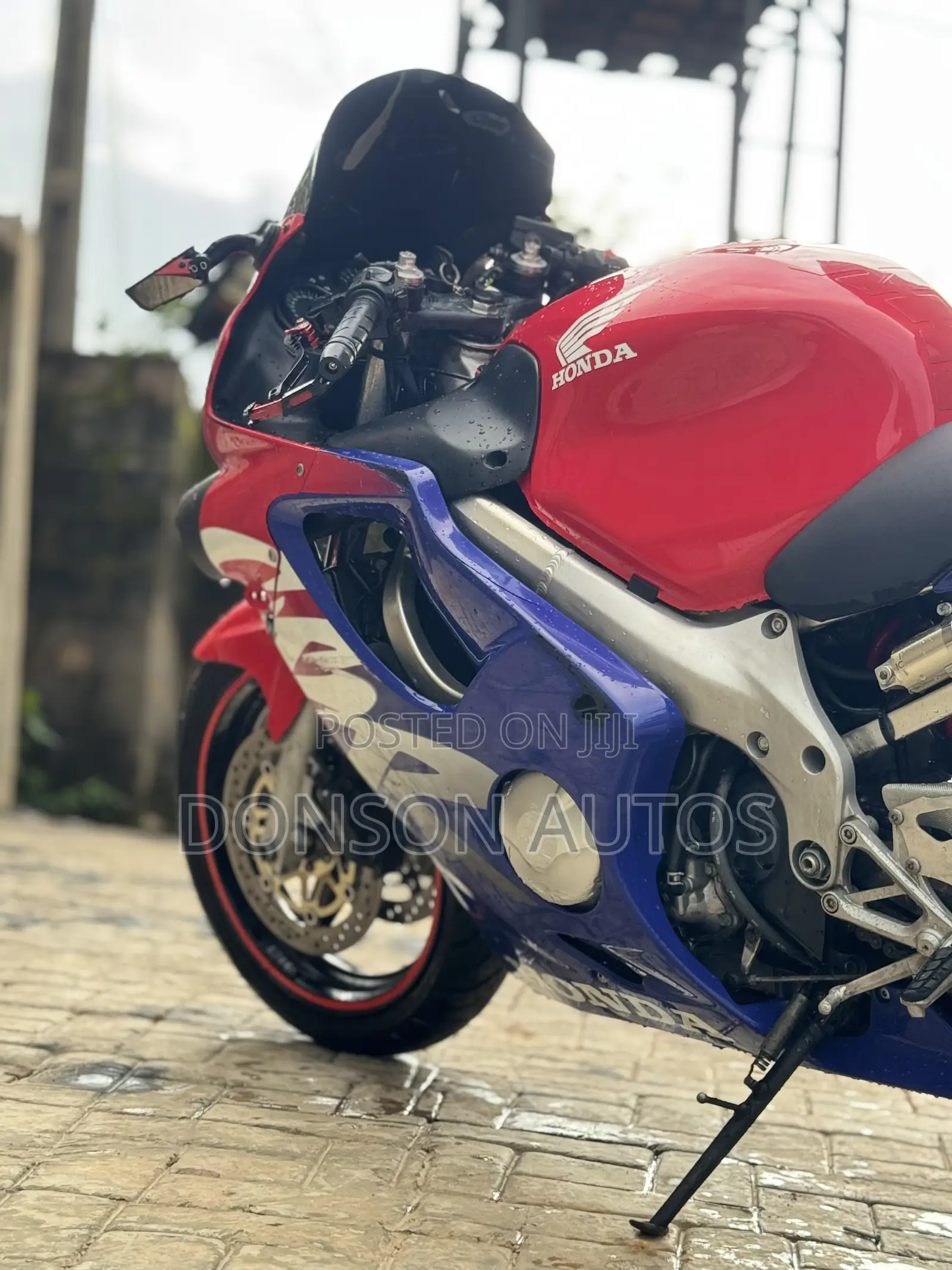 Honda CBR 2004 Red