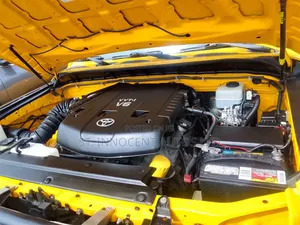 Toyota FJ Cruiser 2006 Yellow