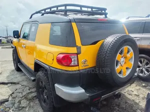 Toyota FJ Cruiser 2006 Yellow