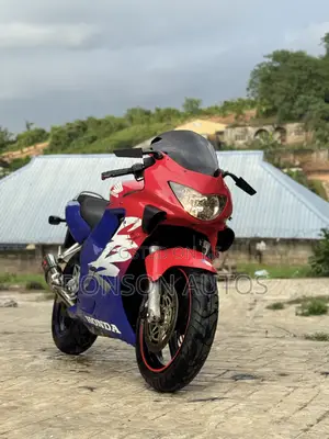 Honda CBR 2004 Red