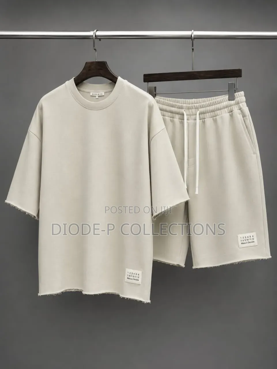 Plain Up Down Round Neck Short