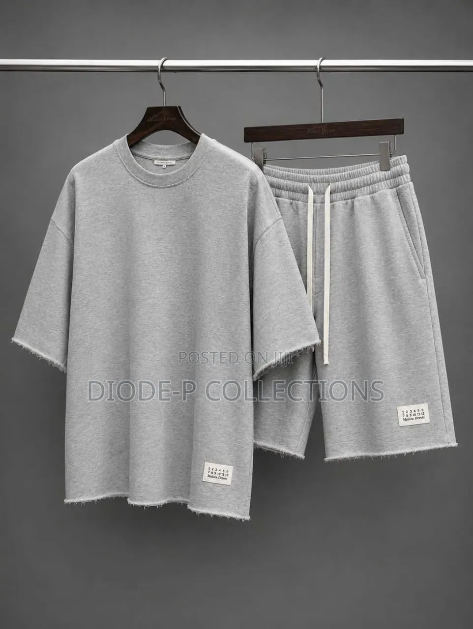 Plain Up Down Round Neck Short