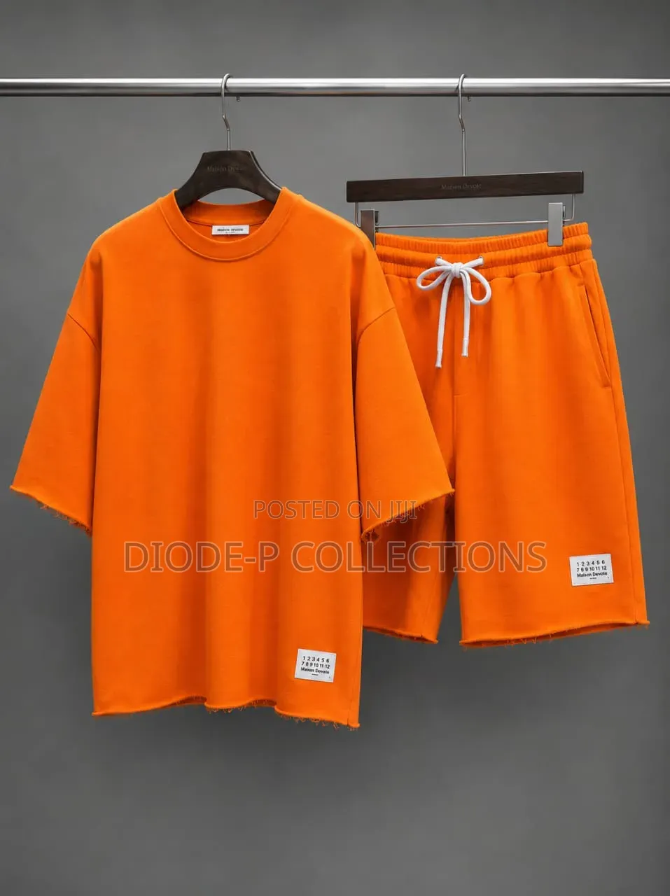Plain Up Down Round Neck Short