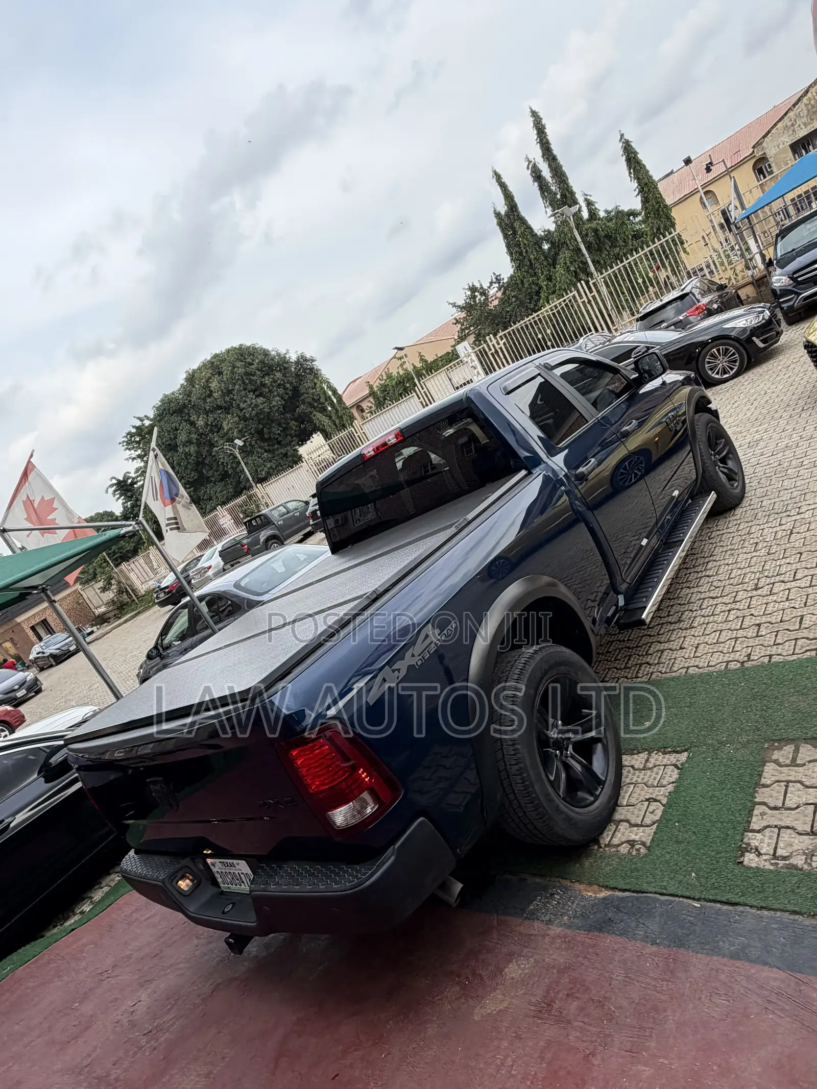 RAM 1500 Classic 2023 Blue