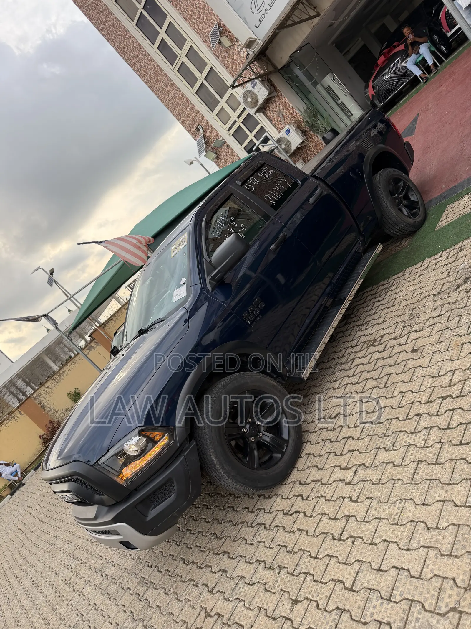 RAM 1500 Classic 2023 Blue
