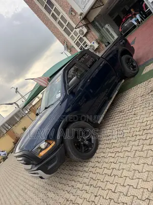 RAM 1500 Classic 2023 Blue