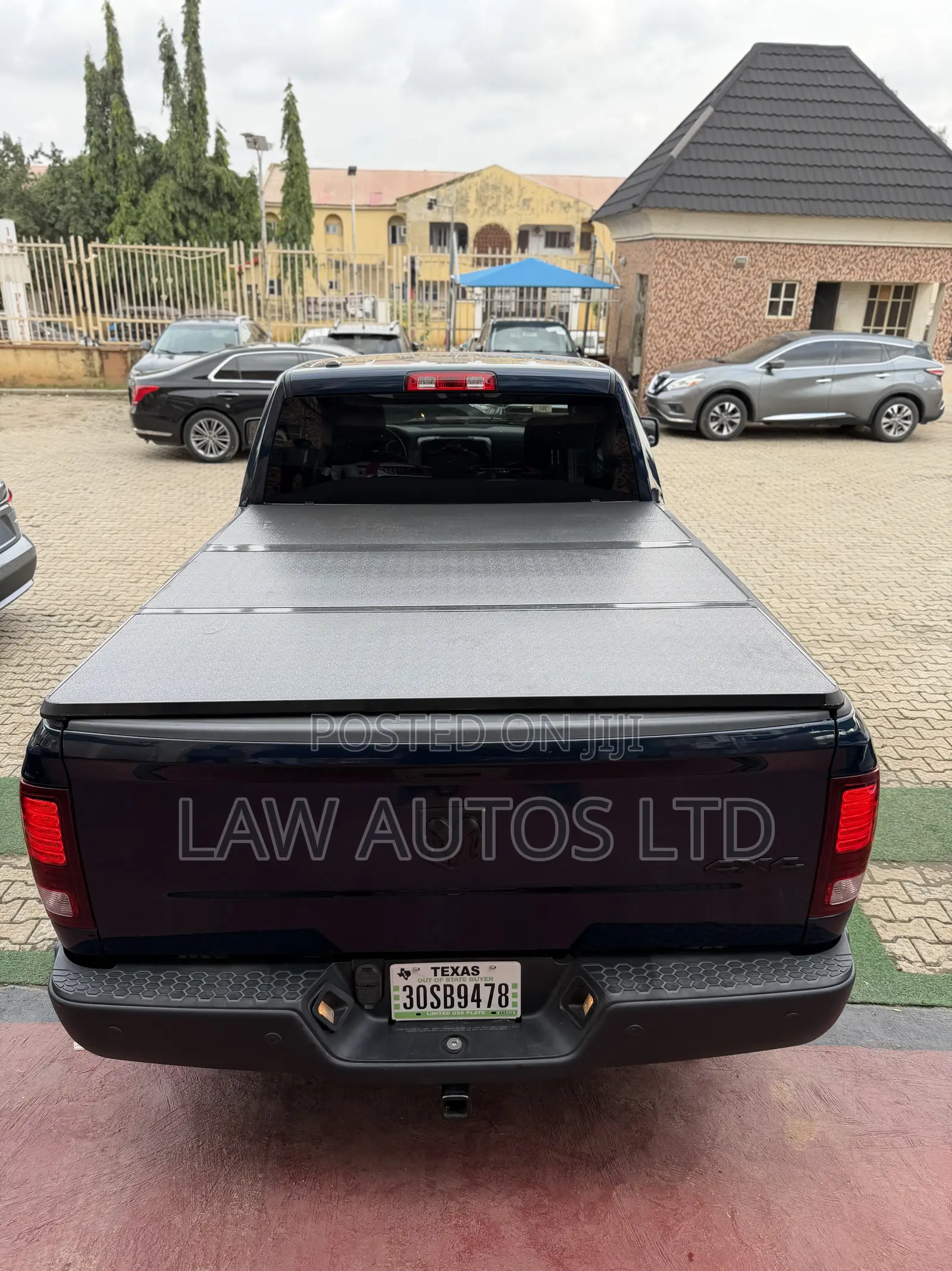 RAM 1500 Classic 2023 Blue