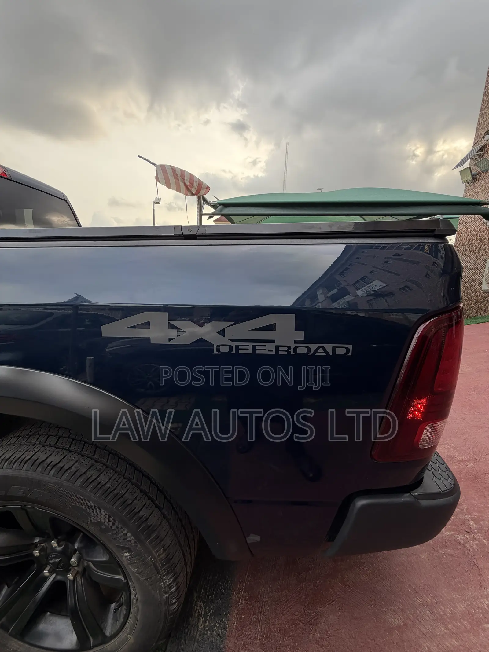 RAM 1500 Classic 2023 Blue