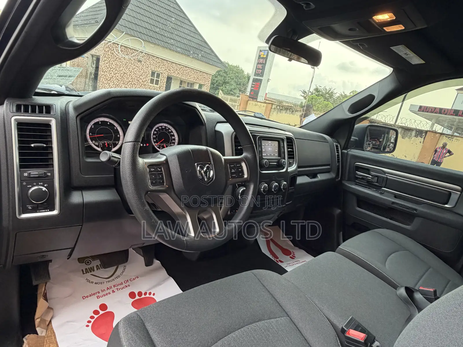 RAM 1500 Classic 2023 Blue